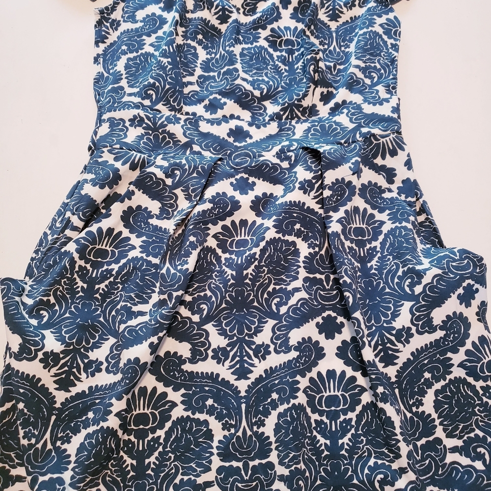 Dress - Picture 6 of 7